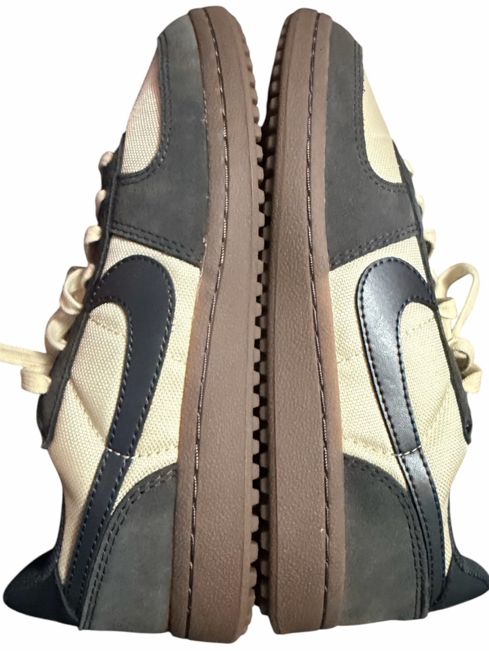 “new, without box or tags” Nike Low-Top Sneakers in Cream, Brown/Size-7Y